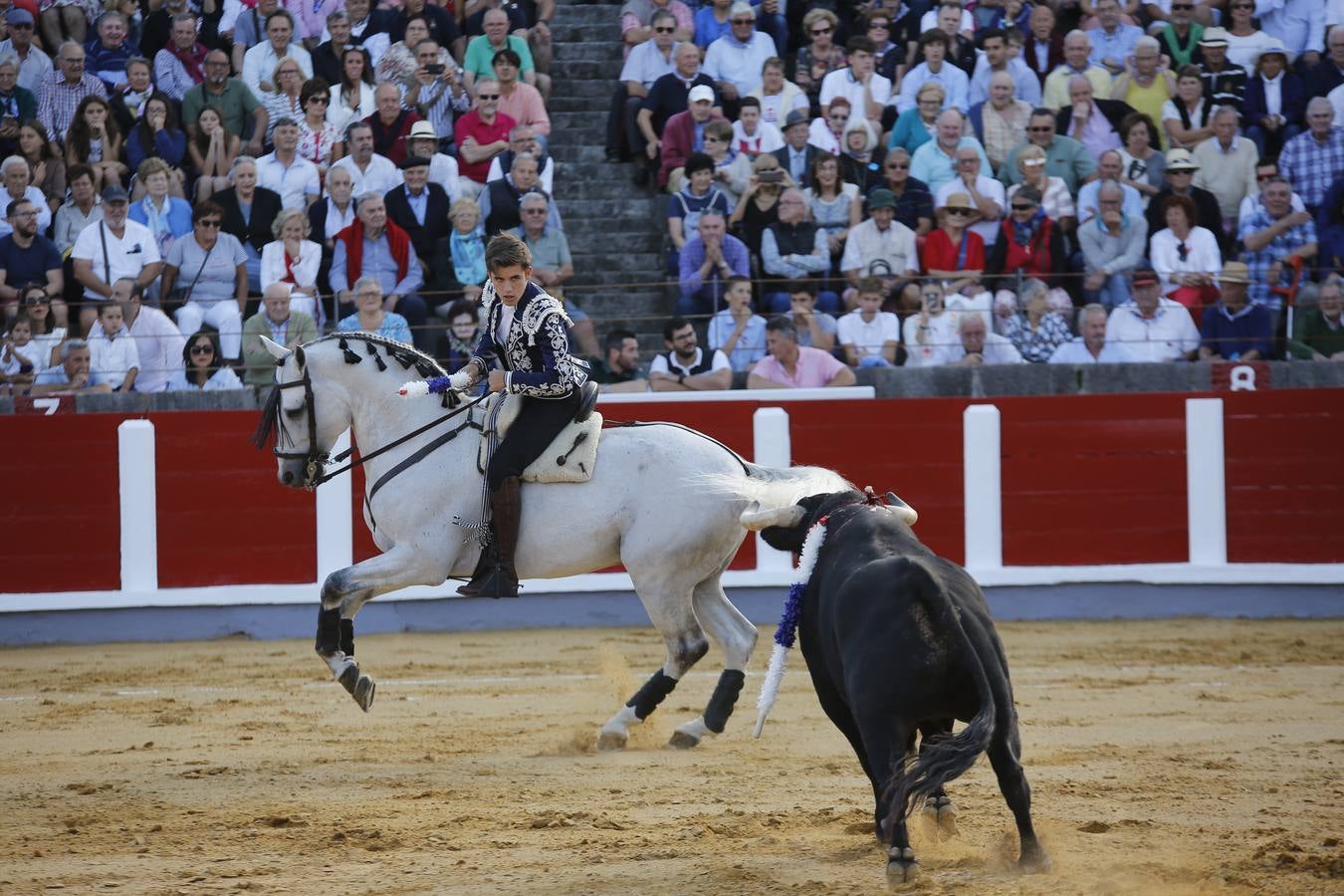 Fotos: Todos a hombros en una triunfalista tarde en Santoña