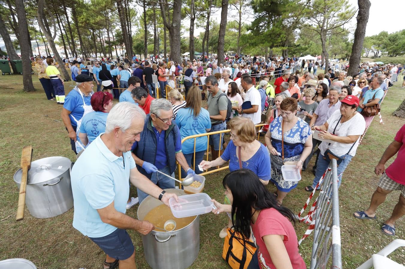 Fotos: Miles de barquereños disfrutan del sorropotún en la fiesta del Mozucu
