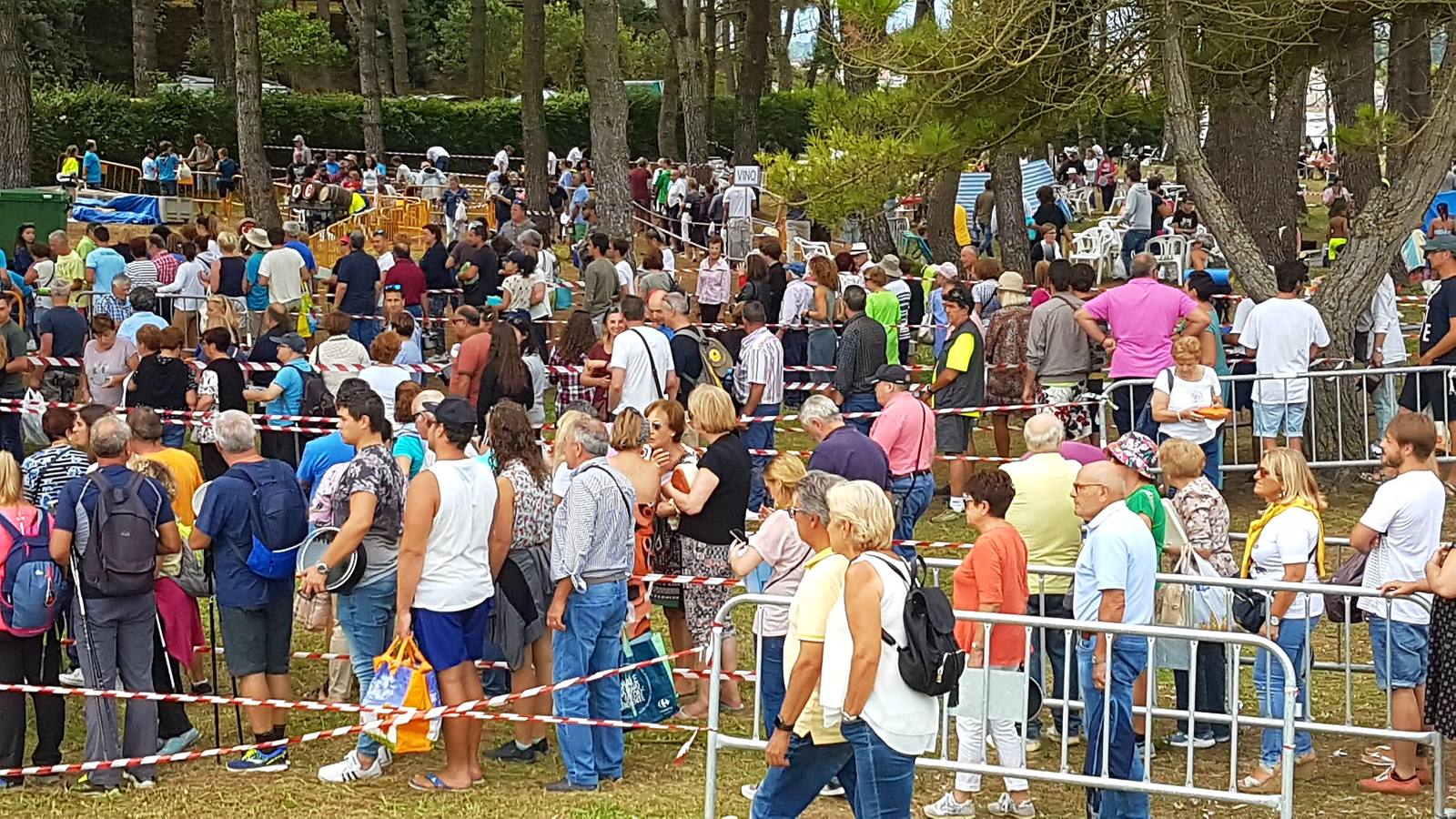 Fotos: Miles de barquereños disfrutan del sorropotún en la fiesta del Mozucu