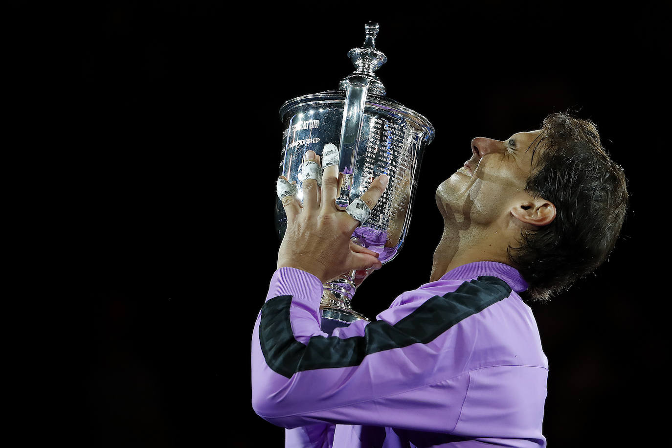 Rafa Nadal celebra su cuarto título del Abierto de Estdos Unidos, que supone su 19ª Grand Slam.