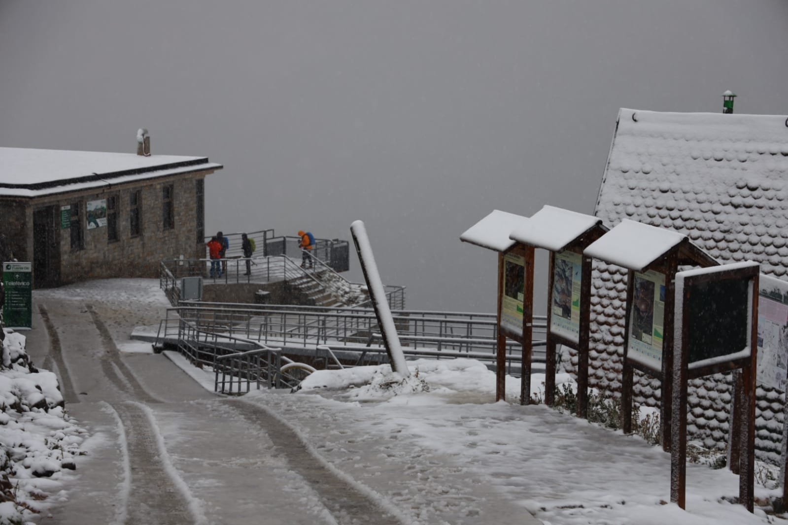 Fotos: El otoño irrumpe en Cantabria con precipitaciones tormentosas, fuertes vientos y nieve en los Picos
