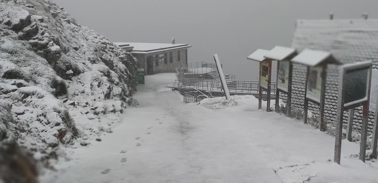 Fotos: El otoño irrumpe en Cantabria con precipitaciones tormentosas, fuertes vientos y nieve en los Picos