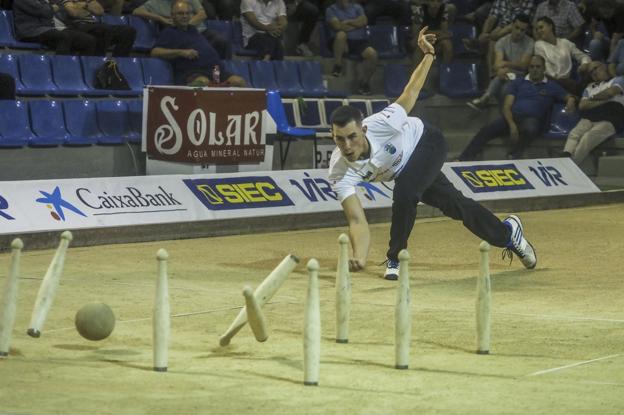 Víctor González ganó ayer el Memorial Calixto García.