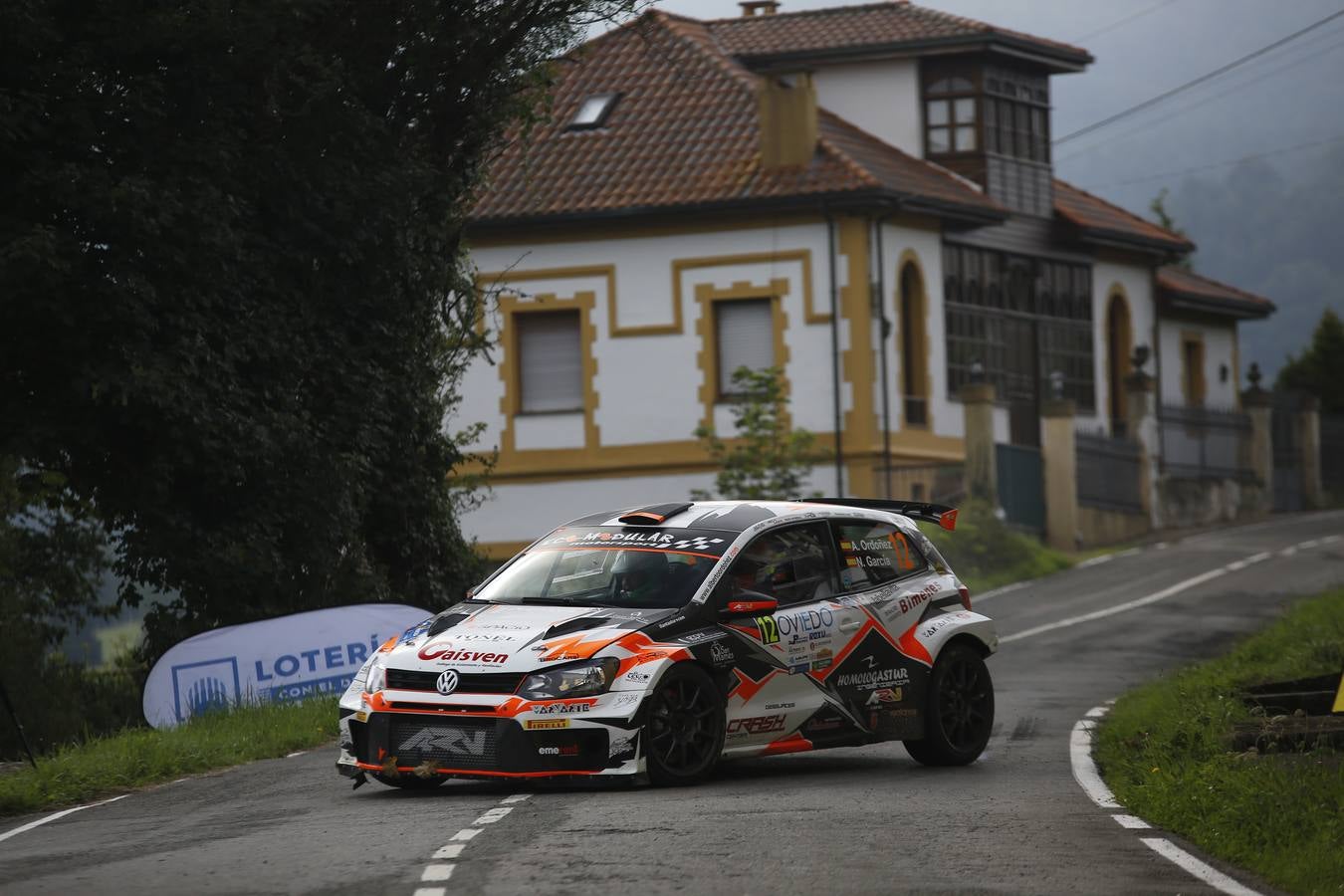 Chus Puras, en su coche. 