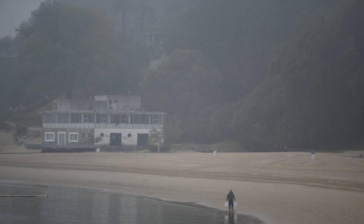 Imágenes de Santander bajo la niebla, a primera hora de la mañana.