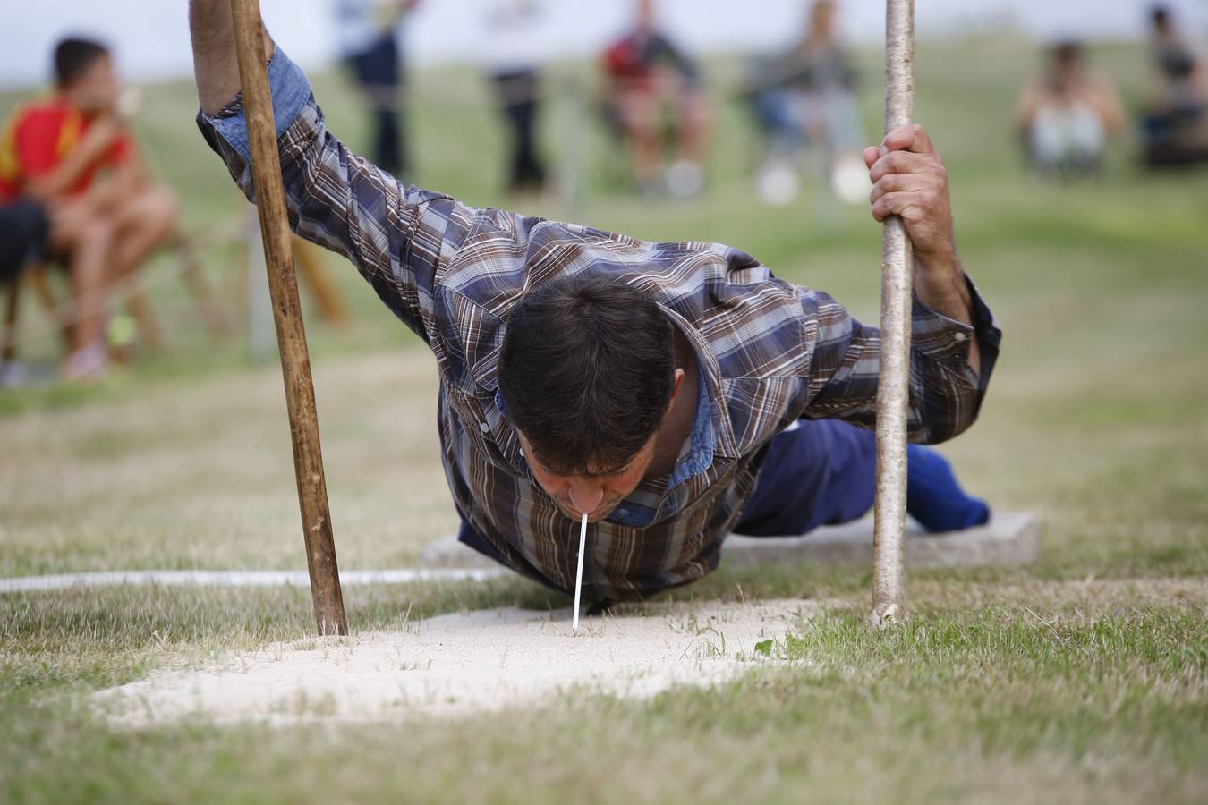 Imágenes del concurso de salto pasiego de Vioño, en la pradera de la Virgen de Valencia