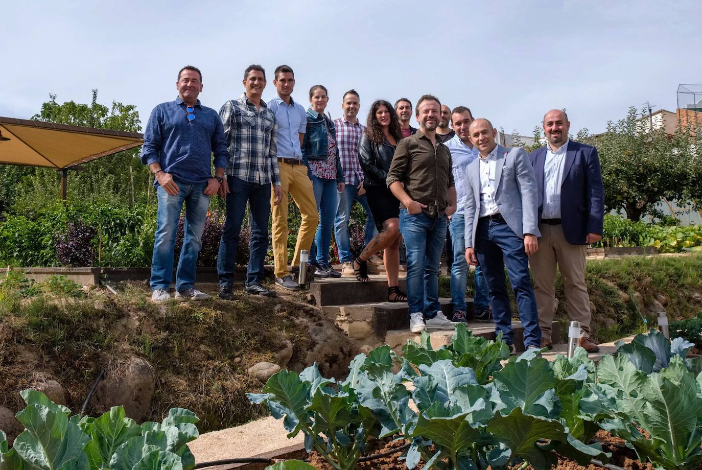 Cocineros, productores locales y artesanos en Daroca de Rioja, en la jornada 'Cocinas de pueblo'. :: efe