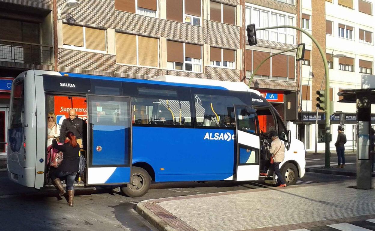 Autobús de Alsa que realiza el servicio de transporte urbano, Castrobus.