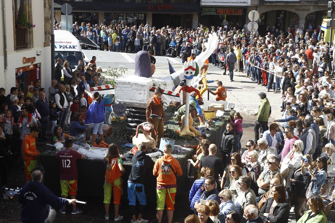 Fotos: Desfile de carrozas en Reinosa