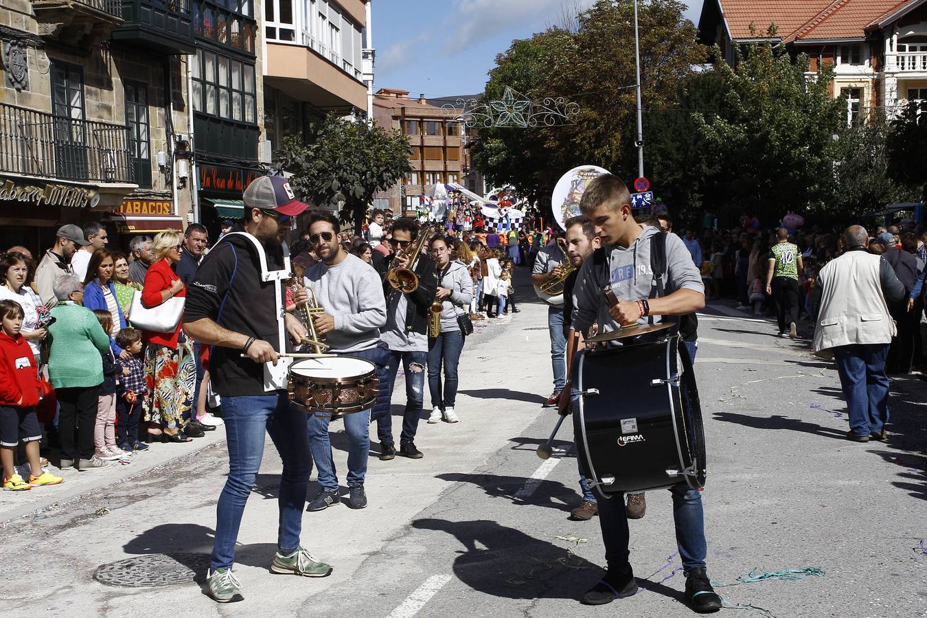 Fotos: Desfile de carrozas en Reinosa