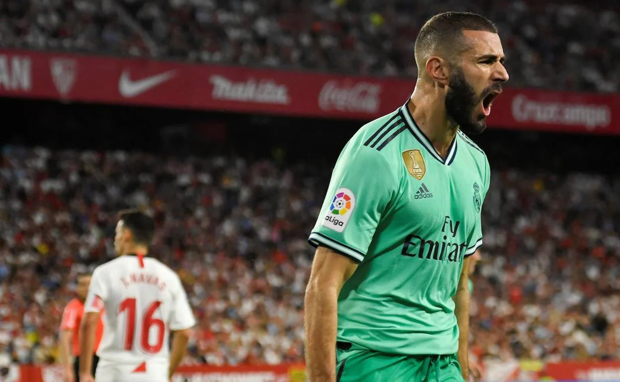 Benzema celebra el gol del triunfo del Real Madrid. 