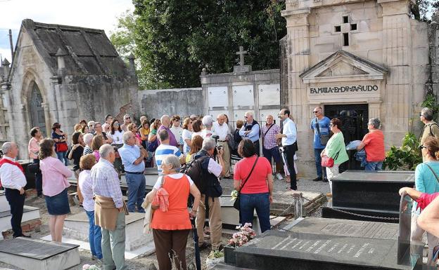 Imagen principal - Torrelavega recrea su historia a través de las tumbas de sus habitantes