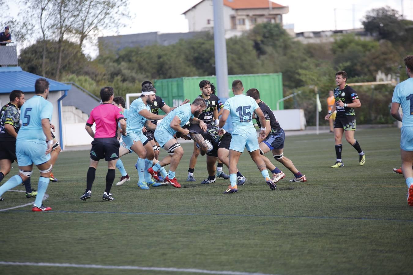 Un arrollador Barça tras el descanso supera a los cántabros, que habían llegado al intermedio con ventaja de cinco puntos sobre los catalanes