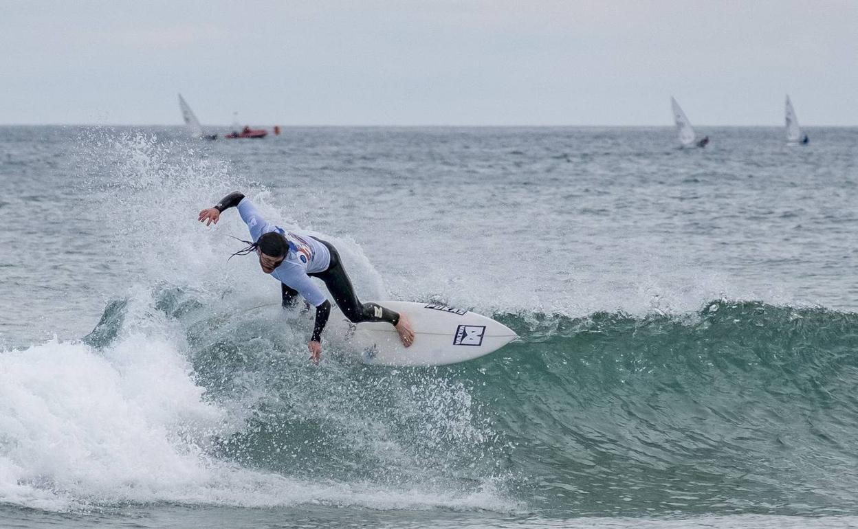 El PRC llevará al Pleno su iniciativa para crear un centro de surf en el edificio Rema de El Sardinero