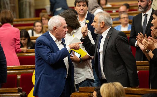 Esquerra y Ciudadanos, a punto de llegar a las manos en la Cámara catalana