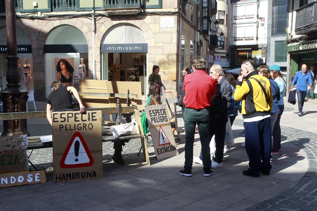 Concentración contra el cambio climático en Torrelavega