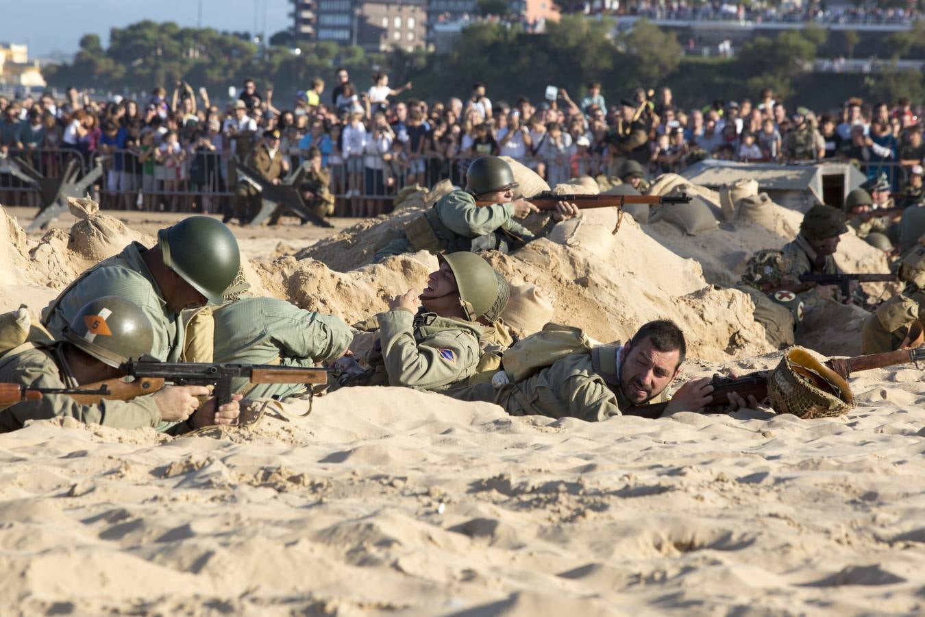 Fotos: Así ha sido el desembarco sin barcos en El Sardinero