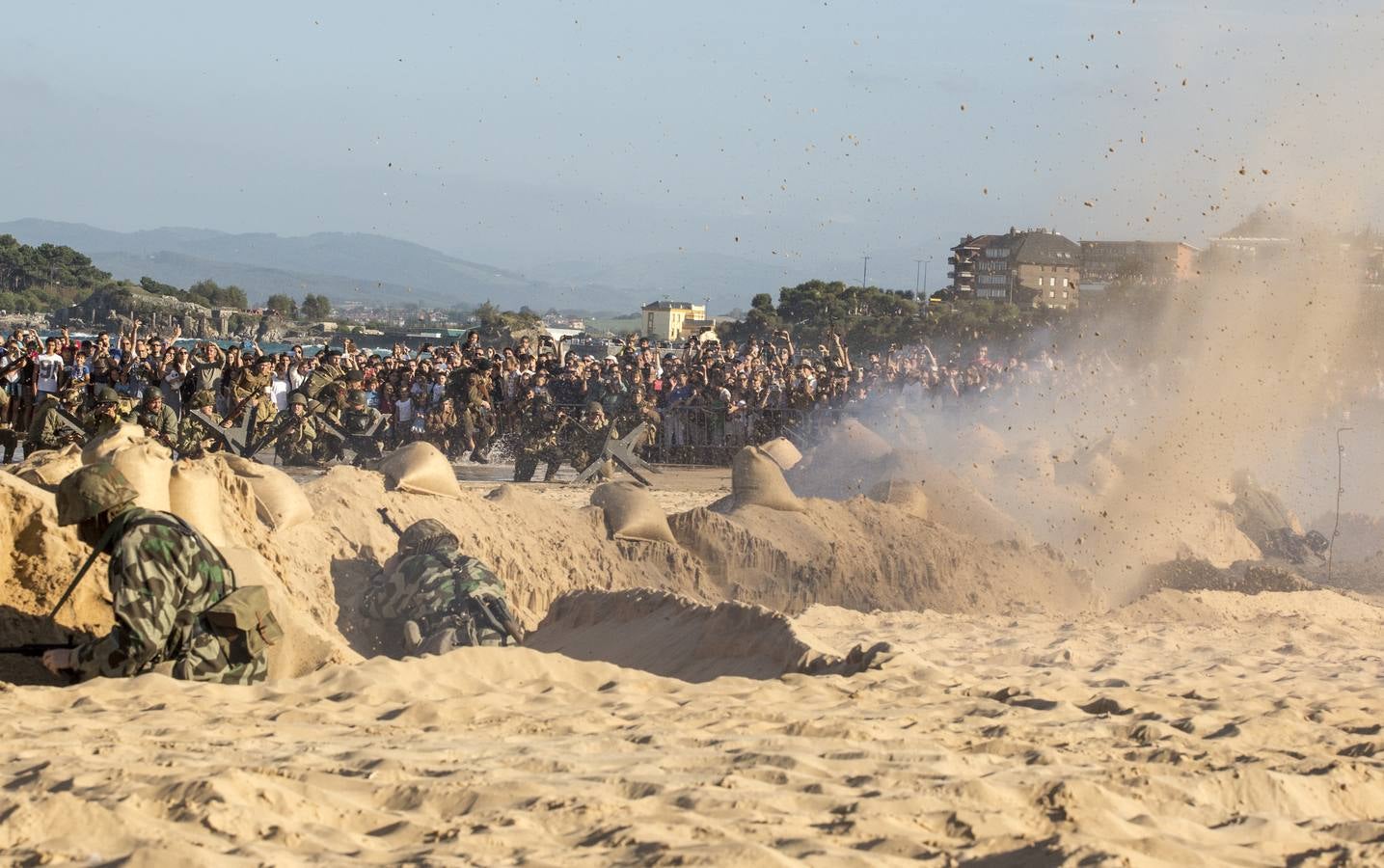 Fotos: Así ha sido el desembarco sin barcos en El Sardinero