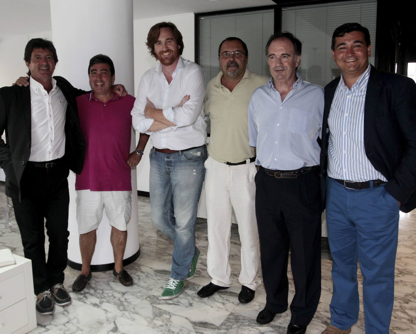 2014. Inauguración de la agencia de viajes 'Sanander', en Santander. En la foto foto: Javier Sordo, Alberto López, Alfonso Tomé, Juan Rodríguez, José Manuel Riancho y Eduardo García.