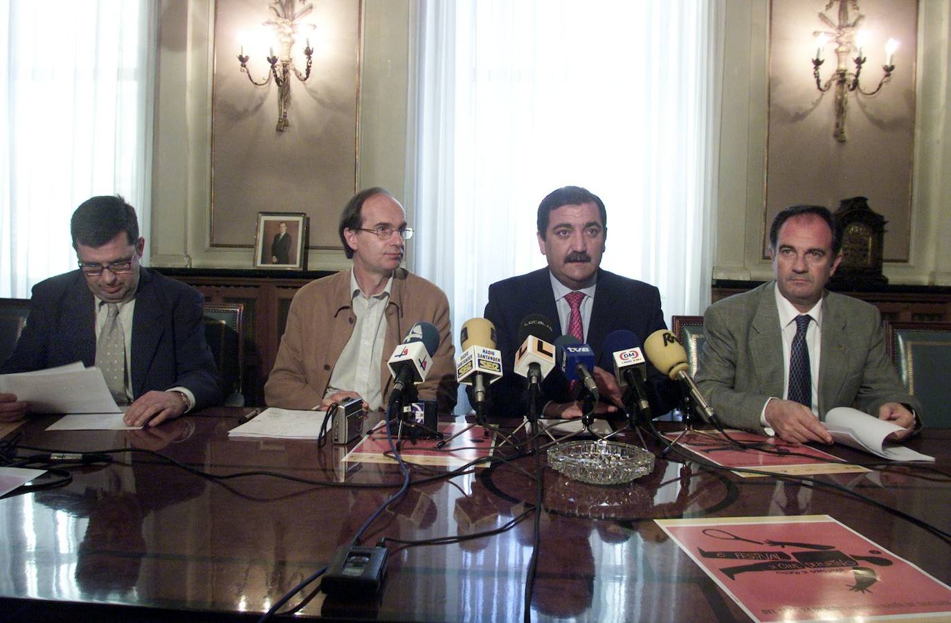 2003. Presentación del VI Festival de Cine Deportivo "Ciudad de Santander". De izq. a dcha, Joaquín Liendo, José Antonio Cagigas, Gonzalo Piñeiro y José Manuel Riancho