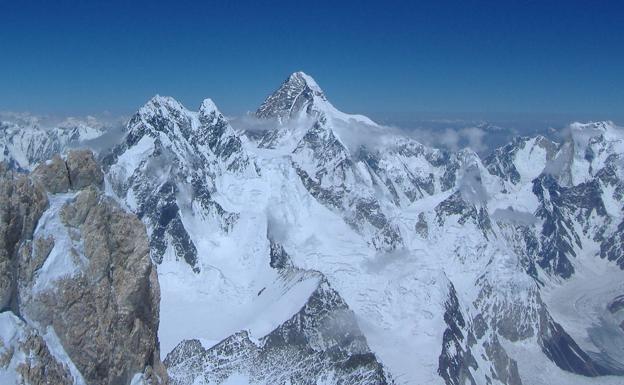 Vista del K2, la segunda montaña más alta del mundo y una de las más peligrosas, ubicada en la cordillera del Karakorum (Pakistán).