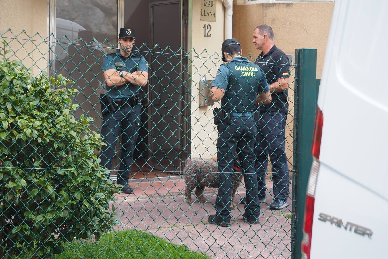 Este martes continúa la inspección del piso de la calle Pedro Basabe, de Castro Urdiales, donde vivía Carmen Merino, la detenida por el presunto homicidio de su pareja, Jesús María Baranda, cuya cabeza apareció dentro de una caja.