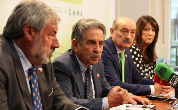 Revilla, durante la presentación de la candidatura al Congreso y al Senado.