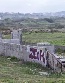 Imagen secundaria 2 - Paseo por una senda abandonada