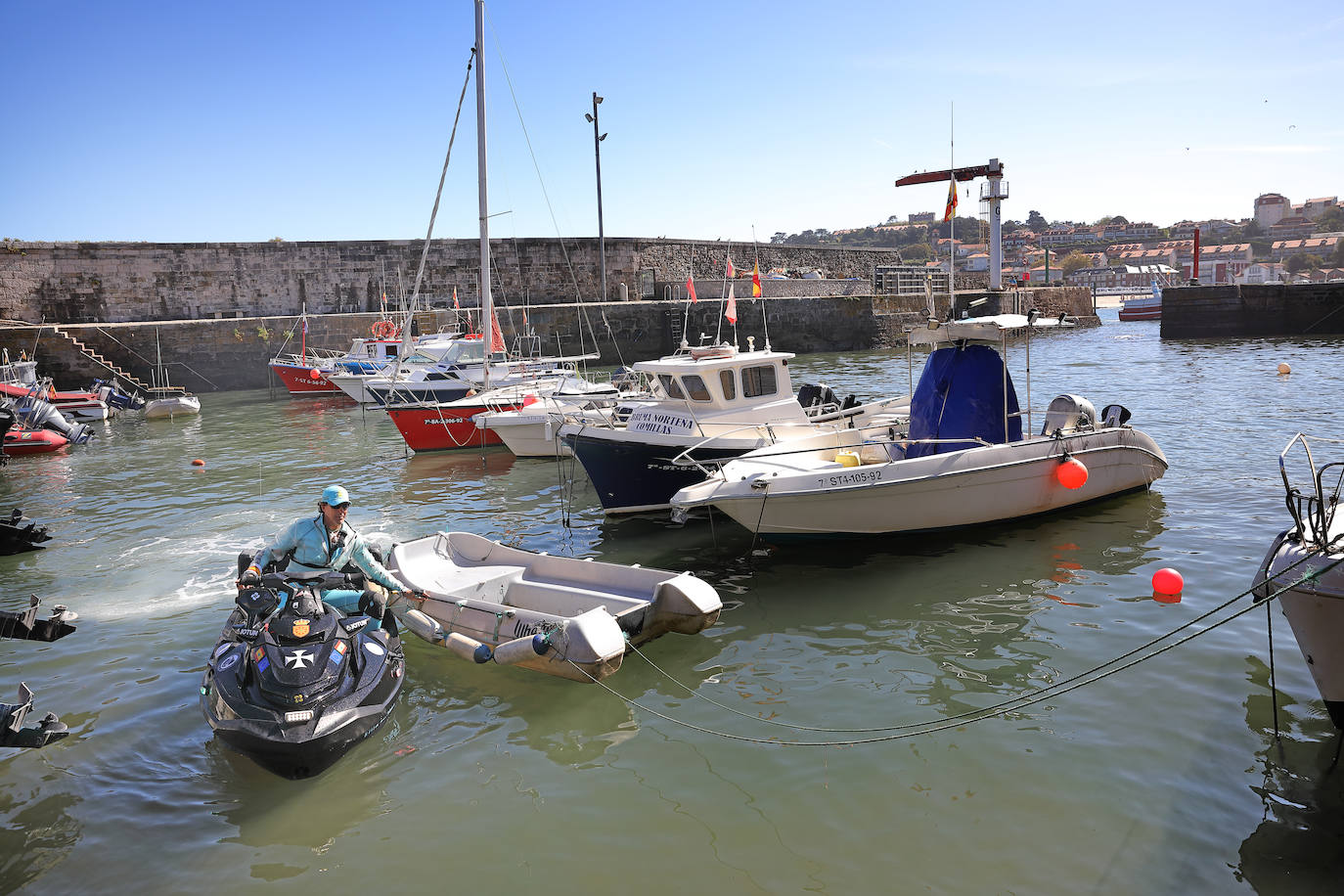 Fotos: Álvaro de Marichalar llega a Cantabria surcando los mares