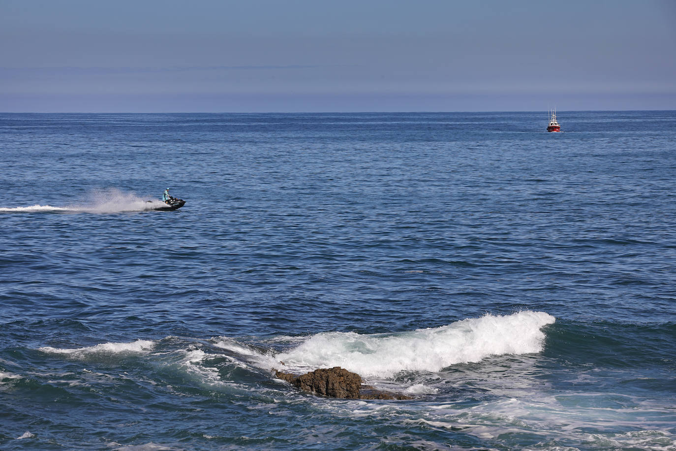 Fotos: Álvaro de Marichalar llega a Cantabria surcando los mares