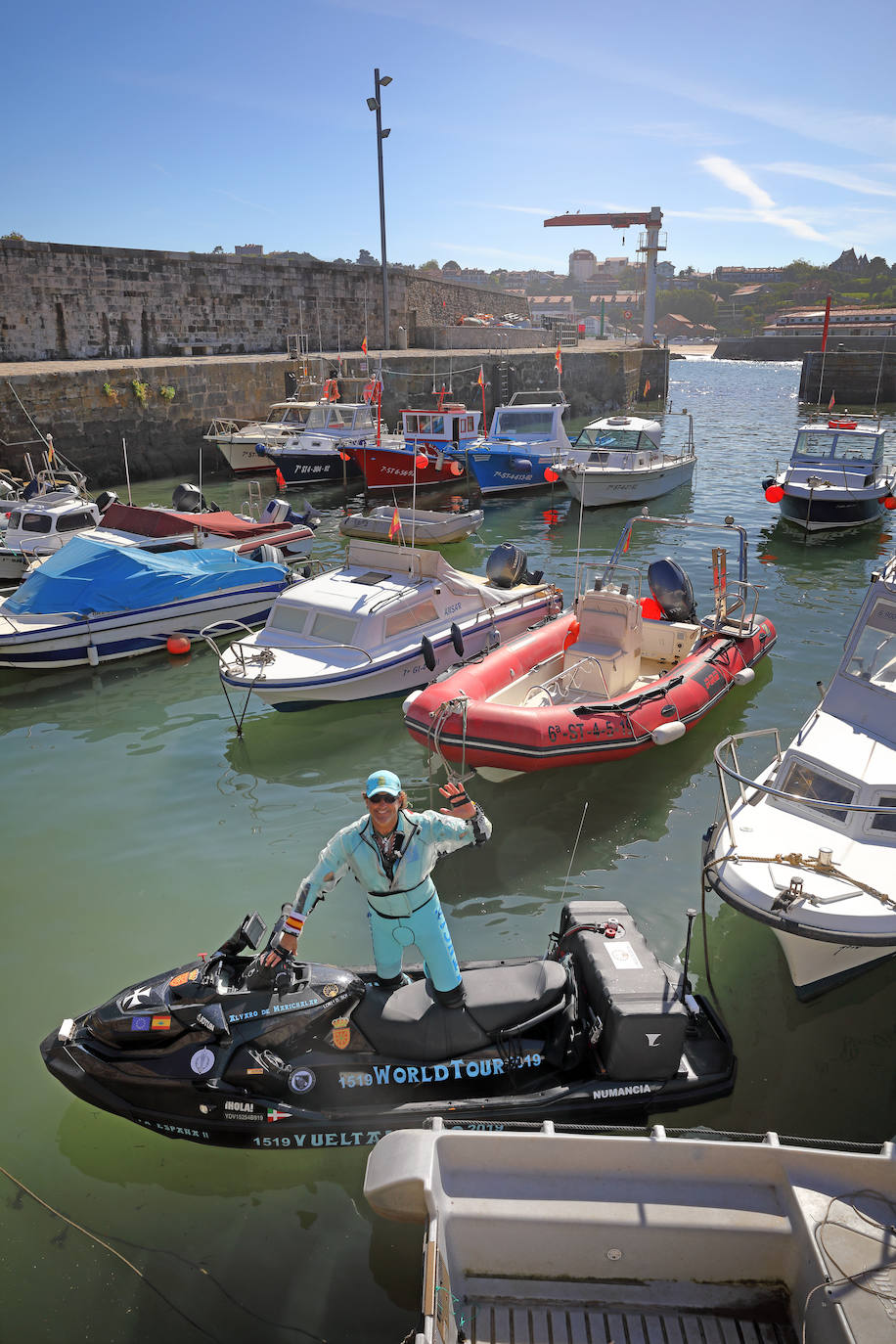 Fotos: Álvaro de Marichalar llega a Cantabria surcando los mares