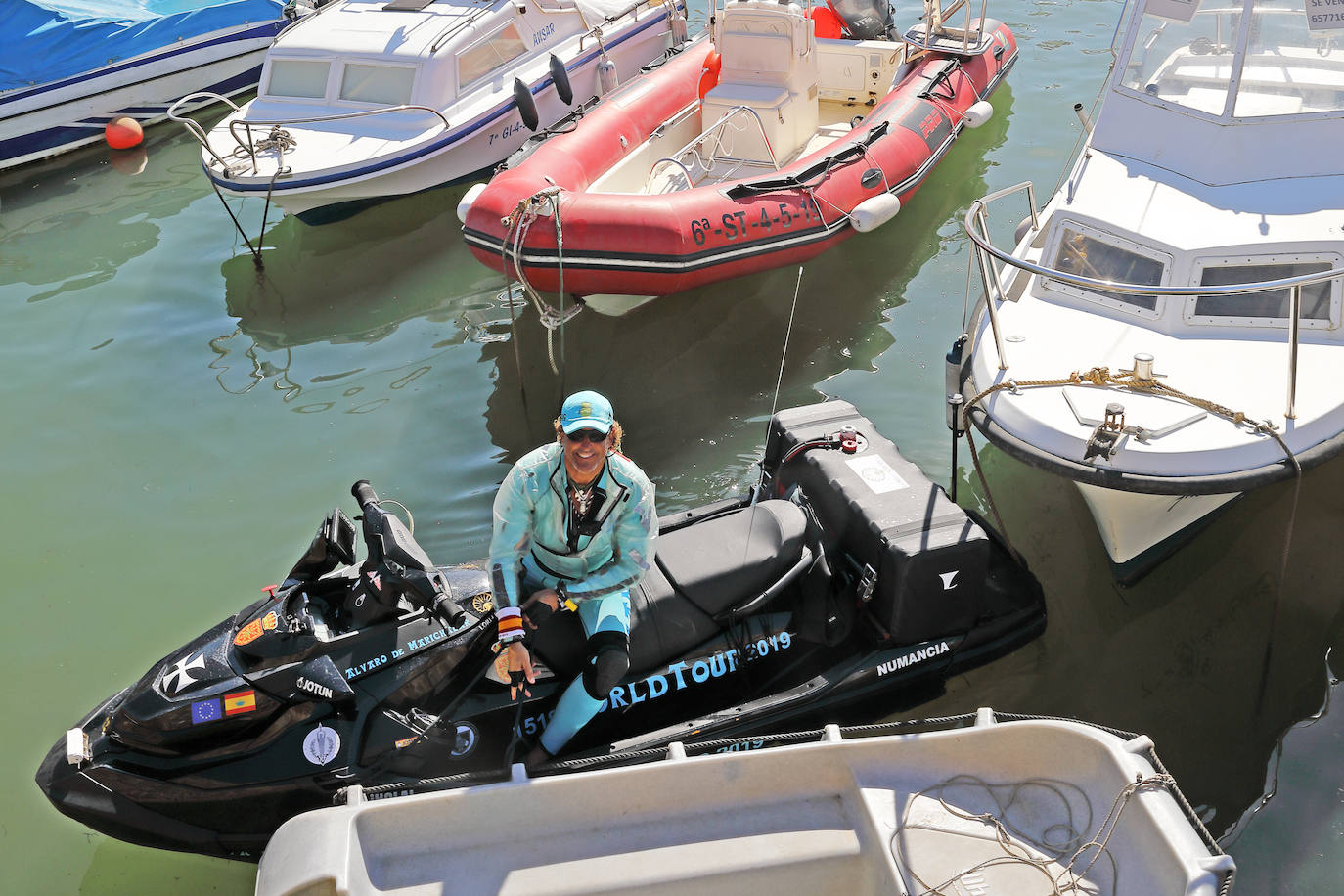 Fotos: Álvaro de Marichalar llega a Cantabria surcando los mares