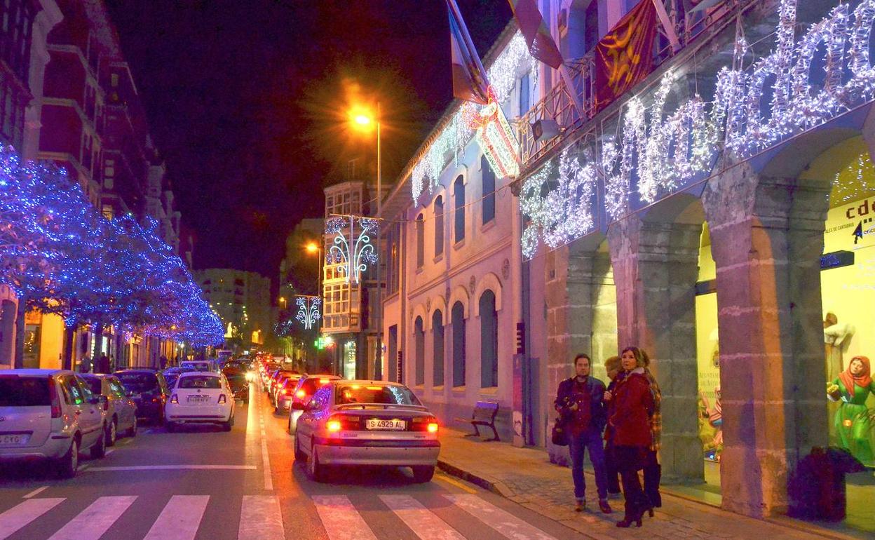 Las luces de Navidad de Astillero, uno de los gastos que aún no está pagado.