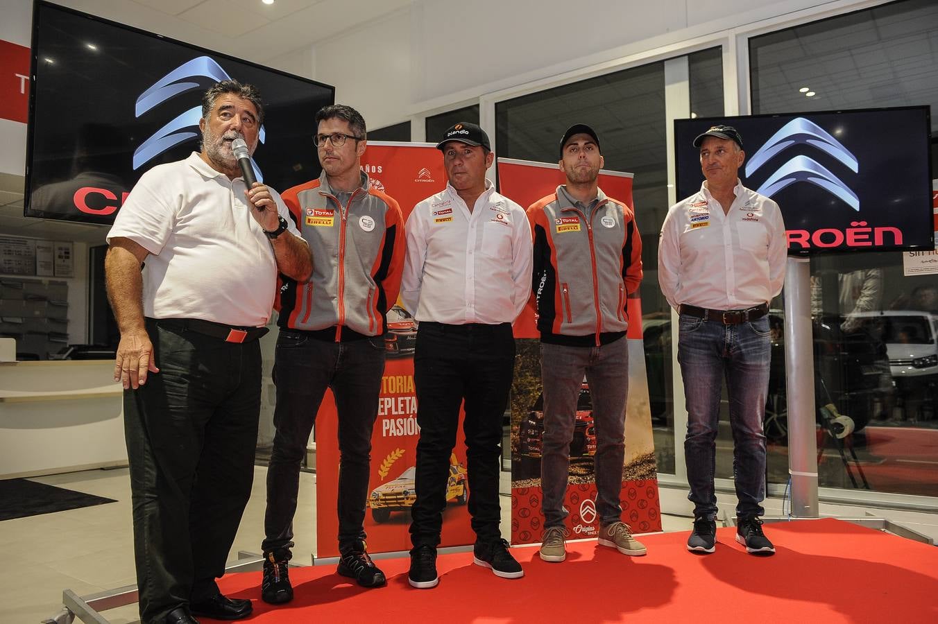 Fotos: Chus Puras presenta su equipo para el Rally Blandio Santander-Cantabria