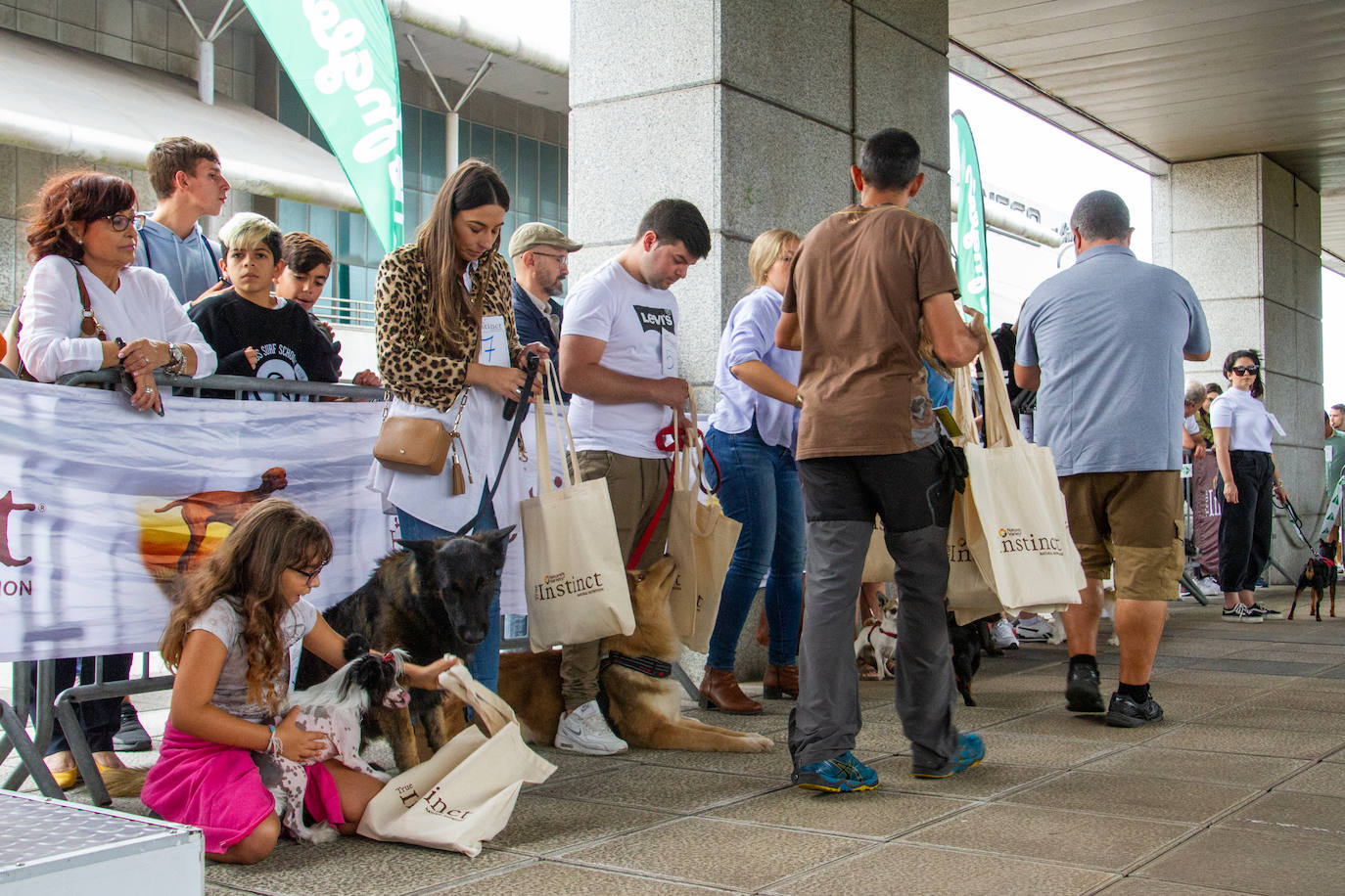 El centro comercial celebró la décima edición de este evento que premió a los perros más bonitos, simpáticos y educados