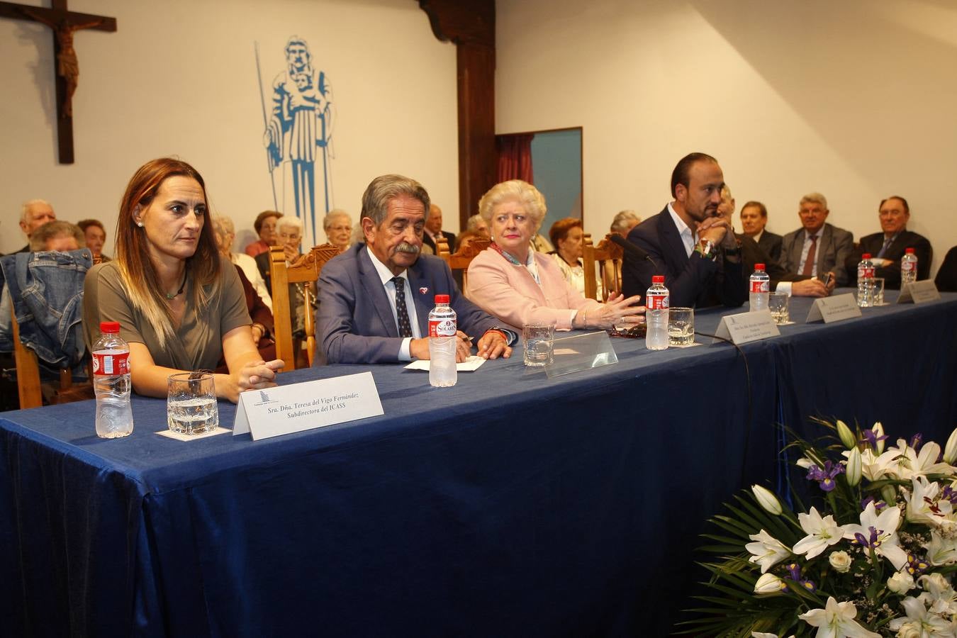 Fotos: La Fundación Asilo de Torrelavega brinda un homenaje a los 32 mayores que en 2019 han cumplido los 90 años de edad