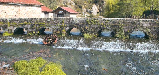 Puente medieval de Ruente.