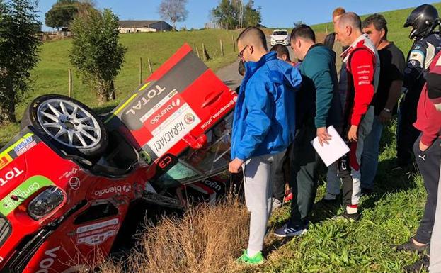 Chus Puras vuelca en el shakedown del Rally Blendio