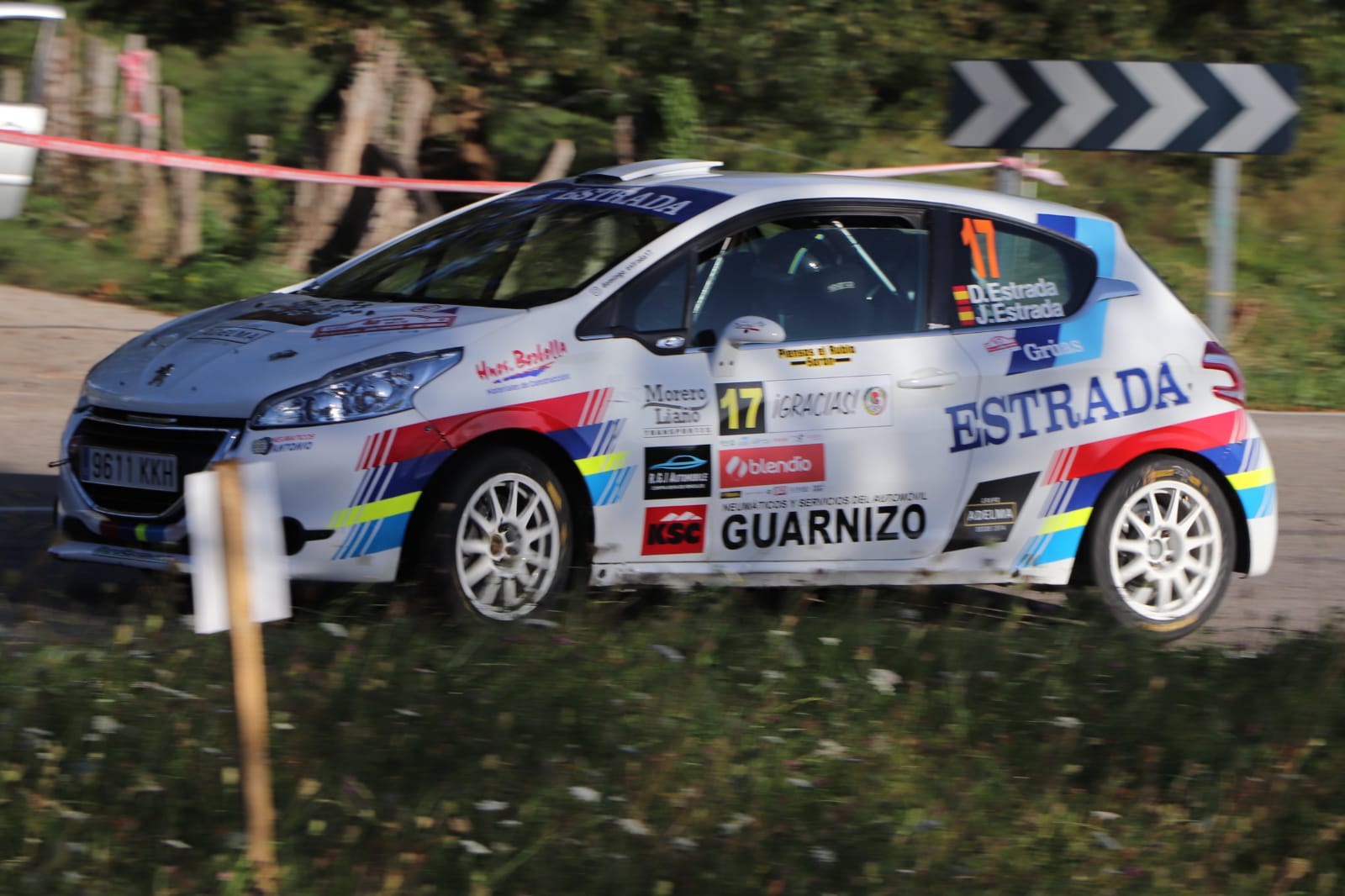 Domingo Estrada y su copiloto, Jesús Estrada, en el shakedown de este viernes por la mañana en Hermosa.