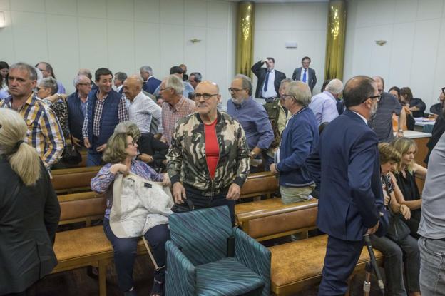 Parte de los acusados, durante la segunda jornada del juicio del caso La Loma. 