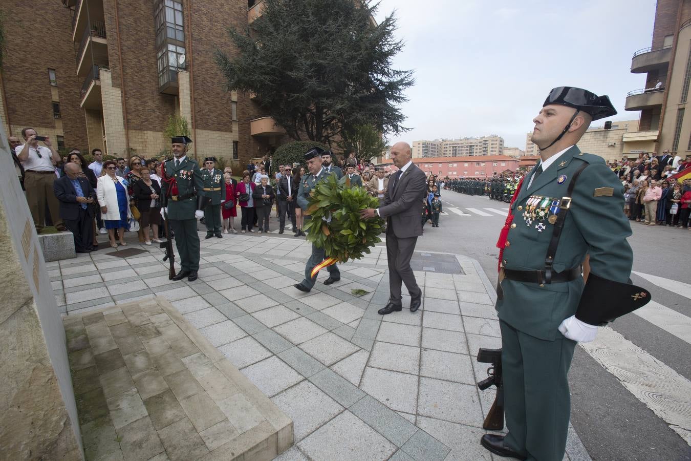 Fotos: Imágenes del acto de celebración del Día de la Guardia Civil en el cuartel de Campogiro
