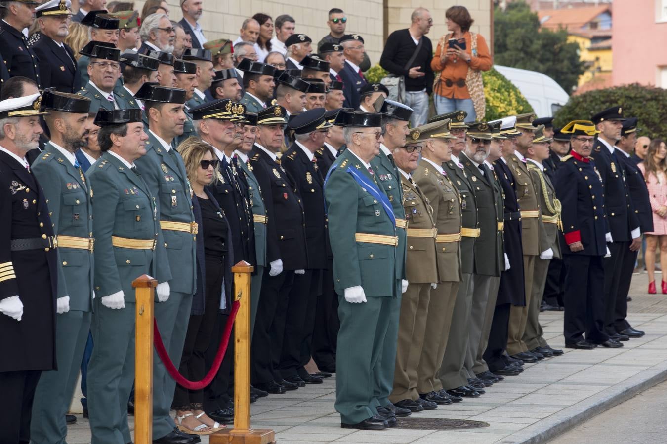 Fotos: Imágenes del acto de celebración del Día de la Guardia Civil en el cuartel de Campogiro