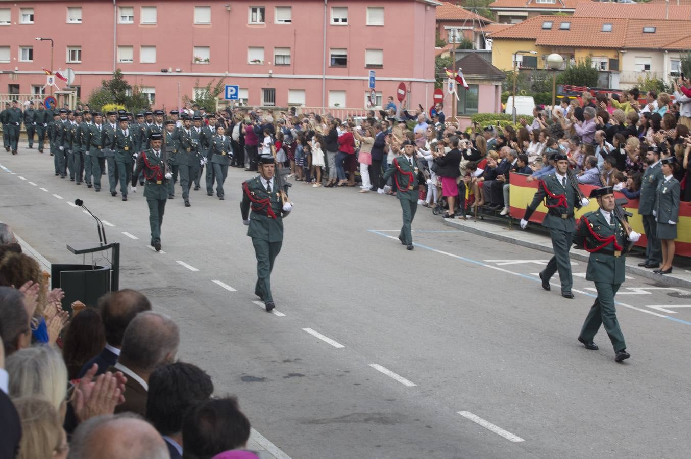 Fotos: Imágenes del acto de celebración del Día de la Guardia Civil en el cuartel de Campogiro