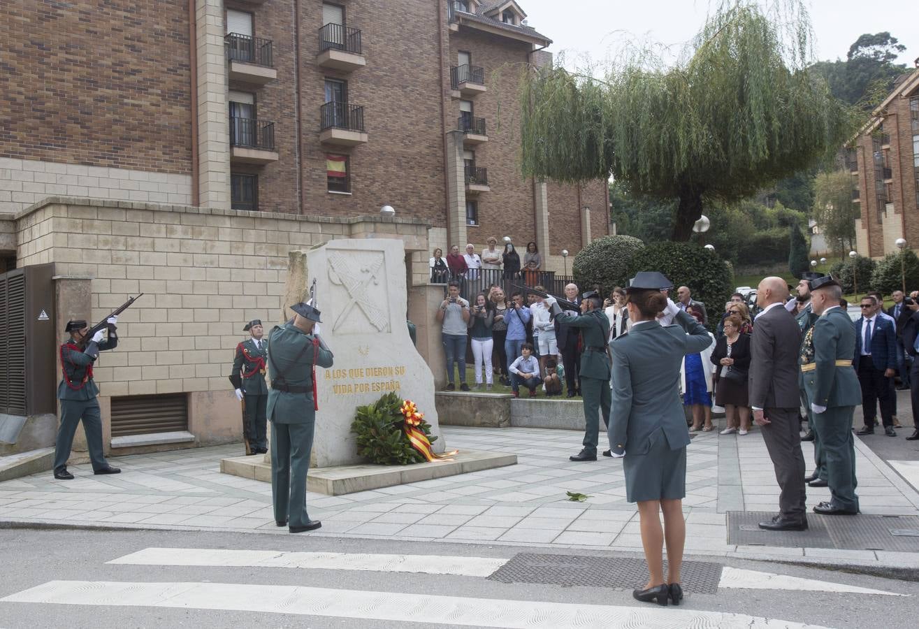 Fotos: Imágenes del acto de celebración del Día de la Guardia Civil en el cuartel de Campogiro