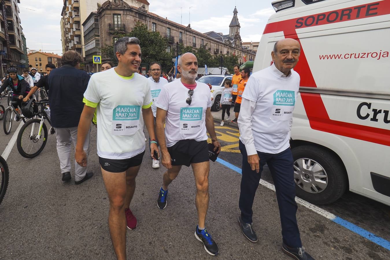 Fotos: La 32ª Marcha Amat reúne en Torrelavega a cientos de personas