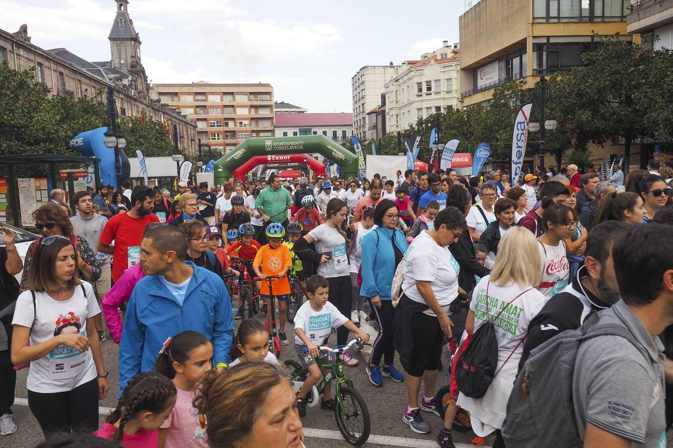 Fotos: La 32ª Marcha Amat reúne en Torrelavega a cientos de personas