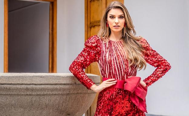 La santoñesa Ainara de Santamaría vive en Venezuela la emoción final de Miss Grand International