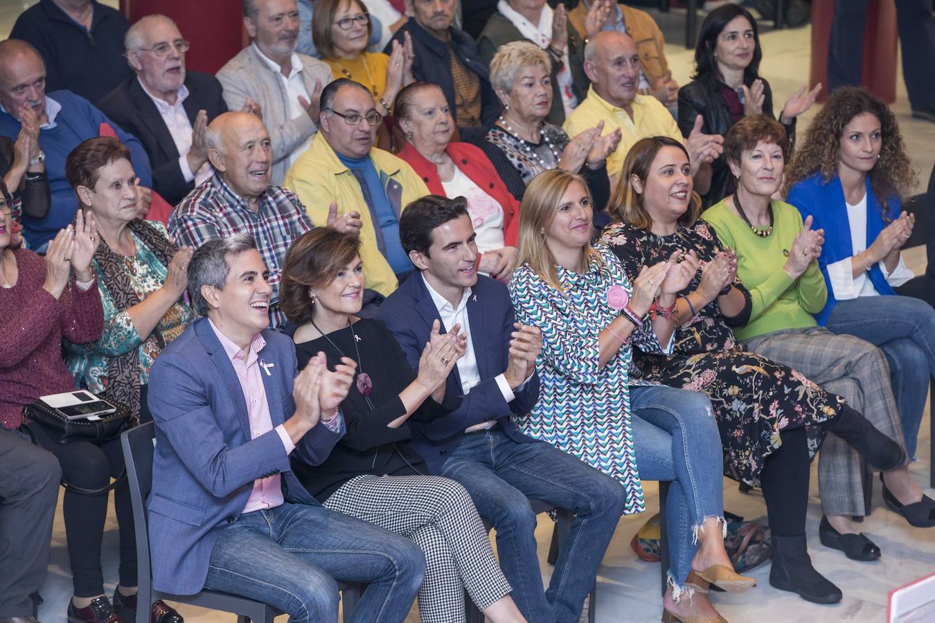 Fotos: Carmen Clavo, de precampaña en Santander