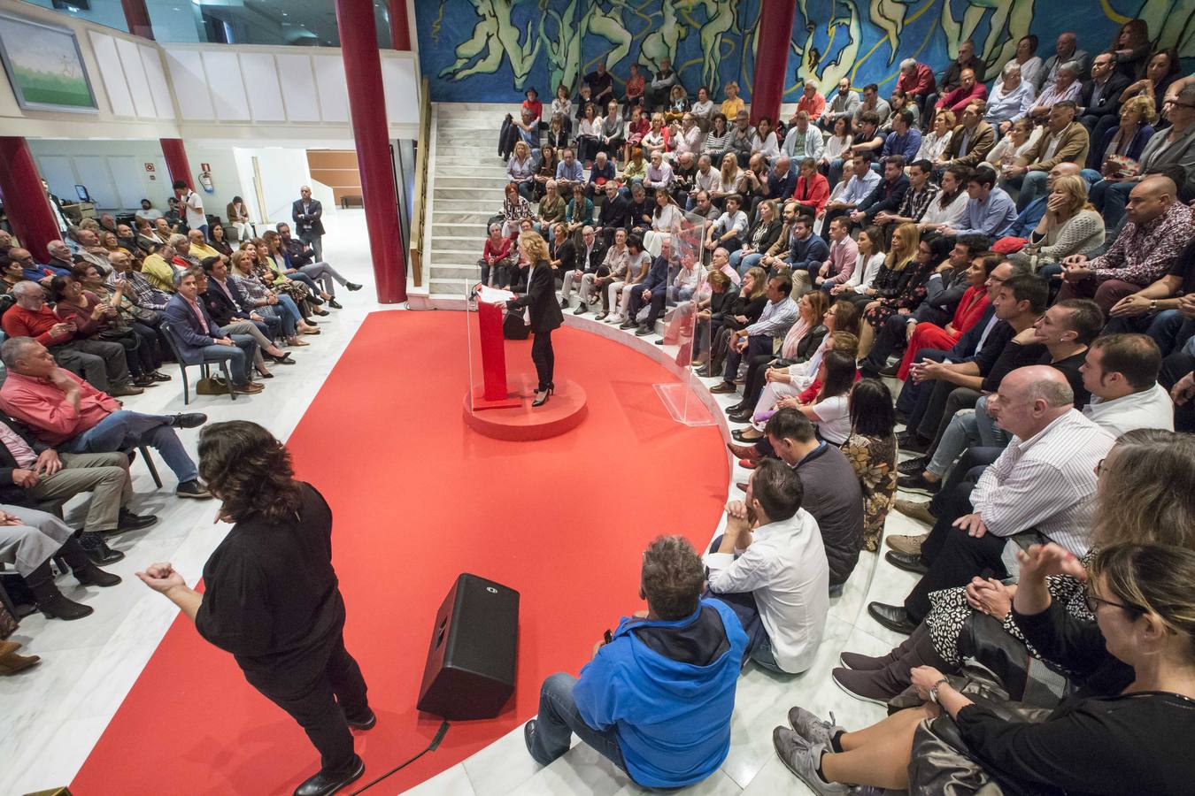 Fotos: Carmen Clavo, de precampaña en Santander