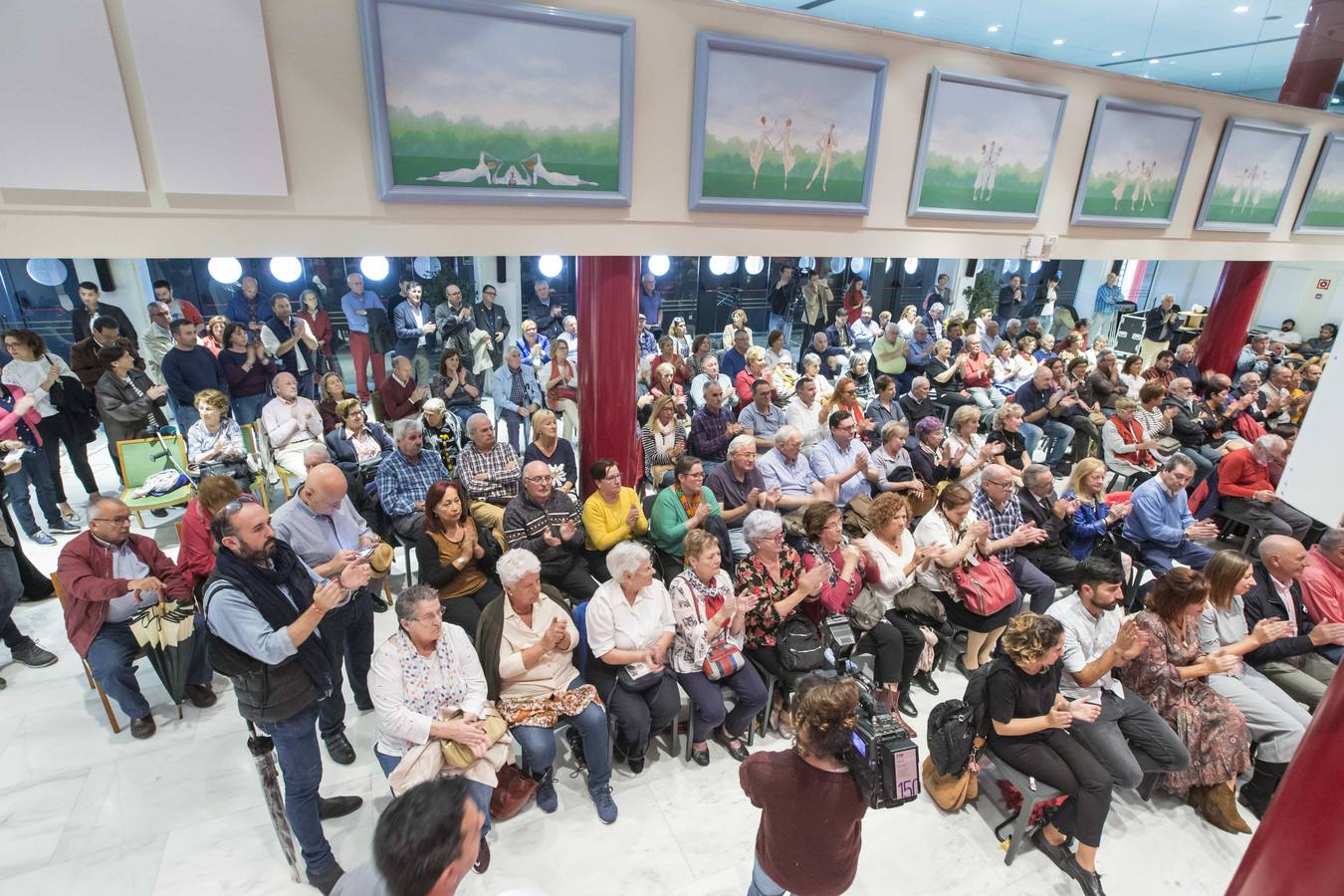 Fotos: Carmen Clavo, de precampaña en Santander